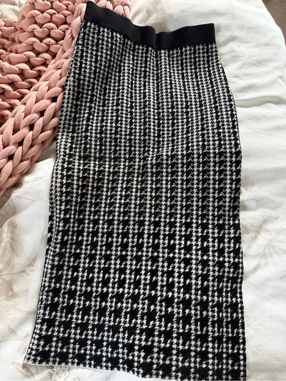 Ted Baker Black and White Houndstooth Pencil Skirt